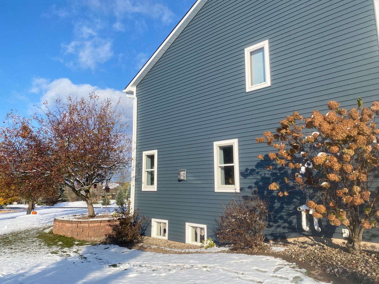 Roofing contractor Hortonville WI Siding Replacement Norandex Cedar Knolls D5 Deep Water Front Porch Addition