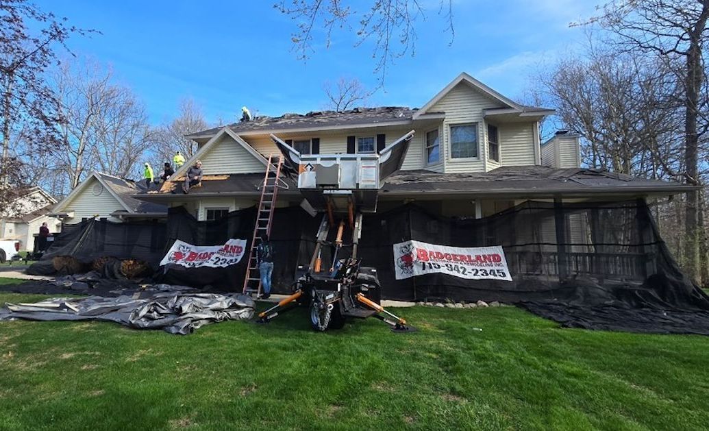 Roof repair and replacement contractor in Greenville, WI