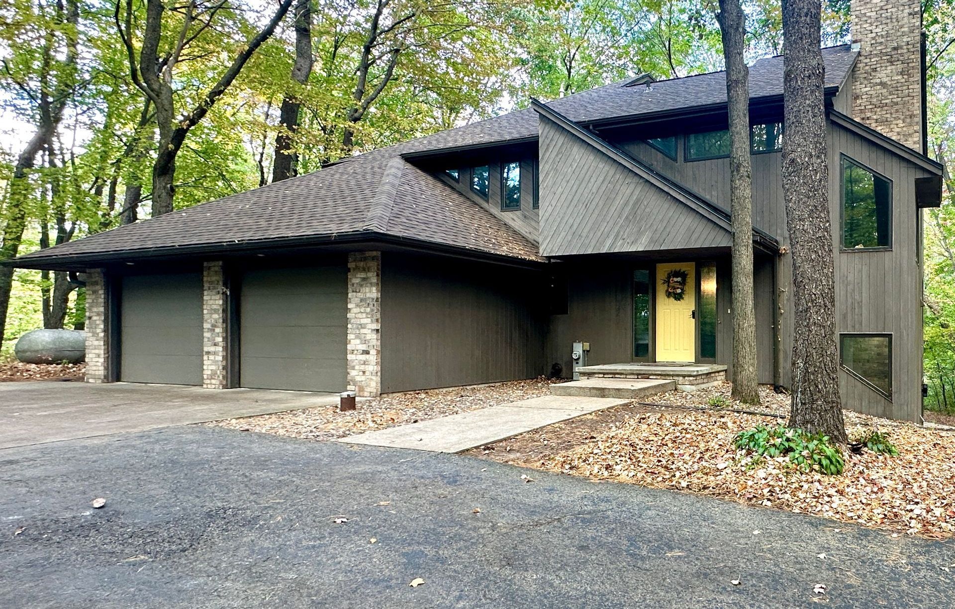 Badgerland Restoration & Remodeling residential general contractor Weyauwega Wisconsin roof replacement after photo