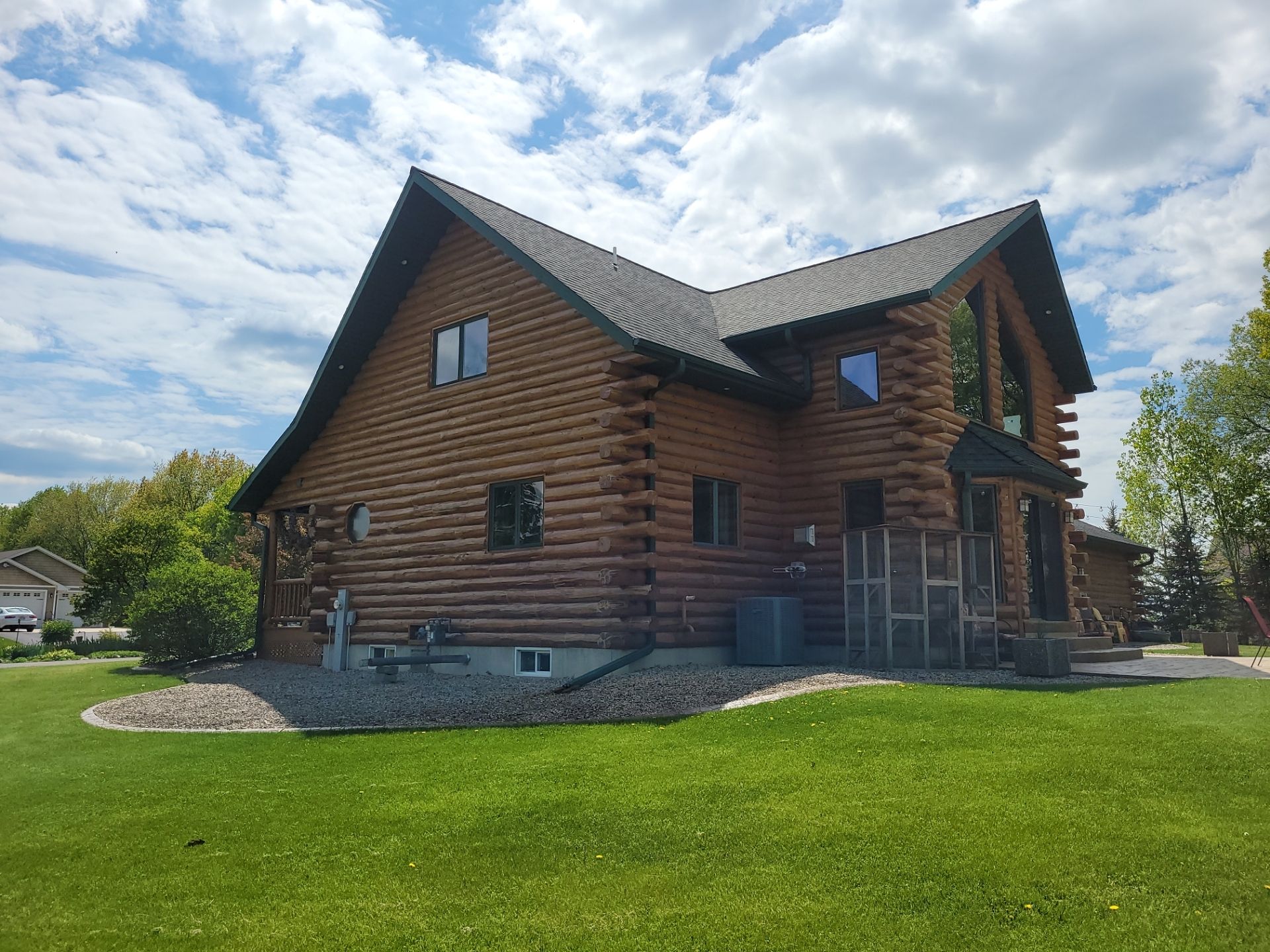 Residential Shingled Roof Replacement, GAF Timberline HDZ Hunter Green 2024 Roofer in New London WI before & after gallery