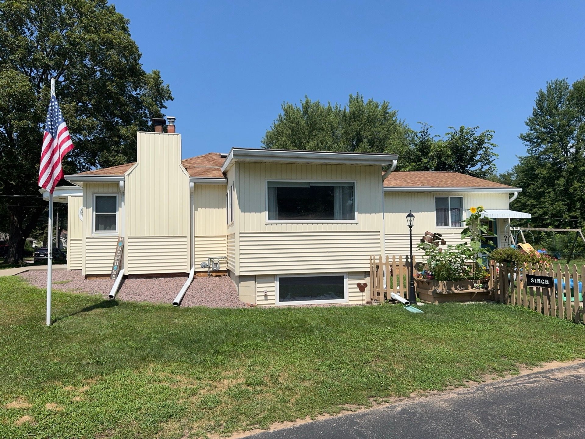 Siding Replacement Shingled Roof Replacement Wisconsin Rapids Norandex D-4 Yellow GAF Timberline Golden Harvest
