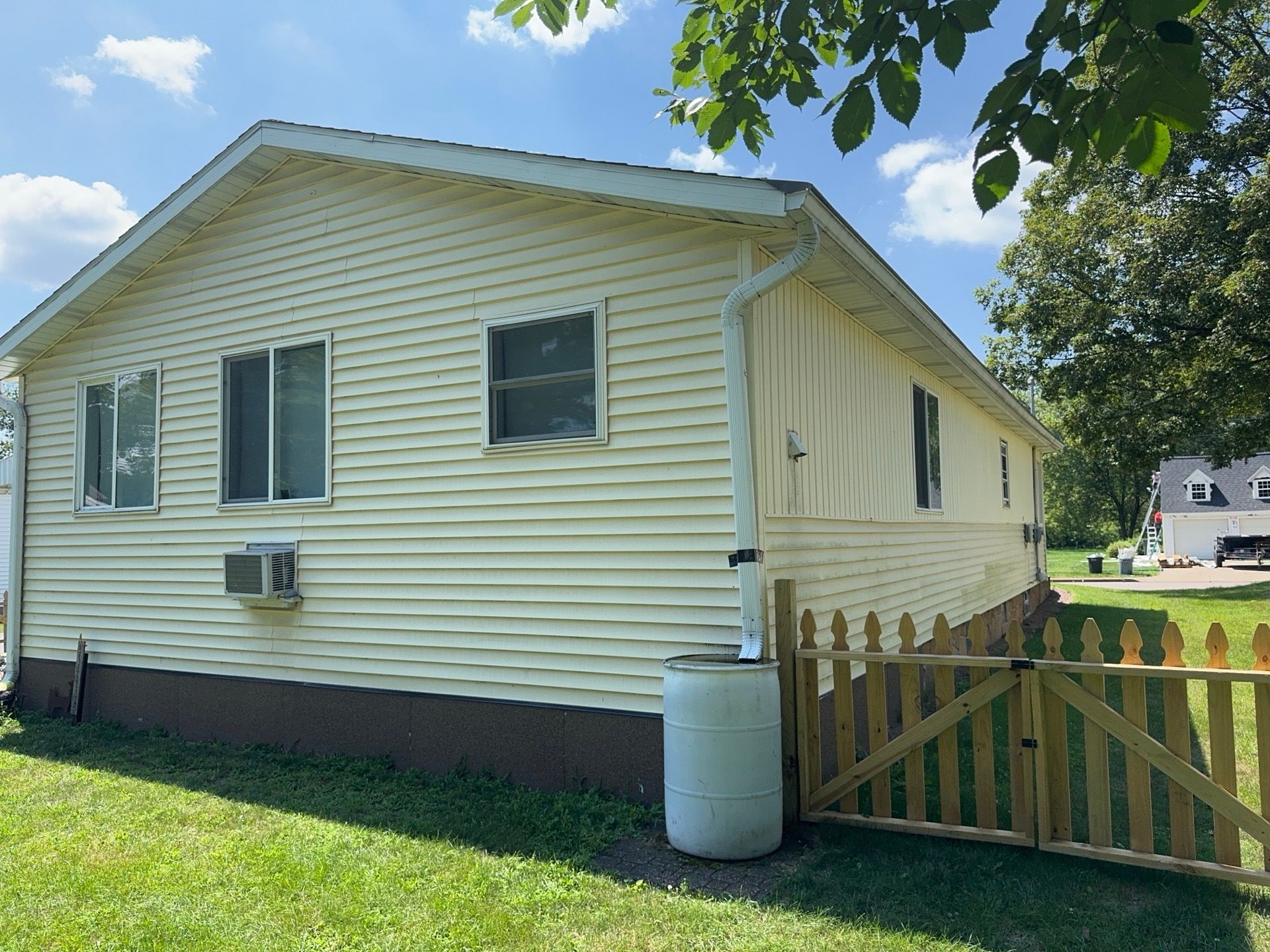 Siding Replacement Shingled Roof Replacement Wisconsin Rapids Norandex D-4 Yellow GAF Timberline Golden Harvest