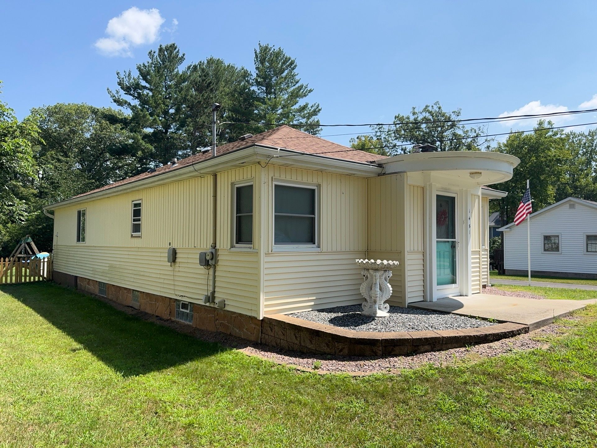 Siding Replacement Shingled Roof Replacement Wisconsin Rapids Norandex D-4 Yellow GAF Timberline Golden Harvest