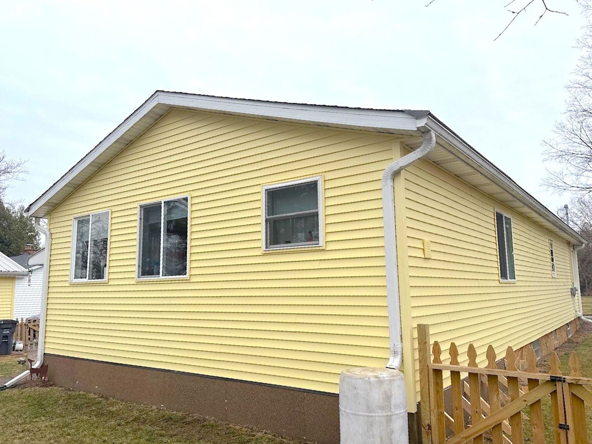 Siding Replacement Shingled Roof Replacement Wisconsin Rapids Norandex D-4 Yellow GAF Timberline Golden Harvest