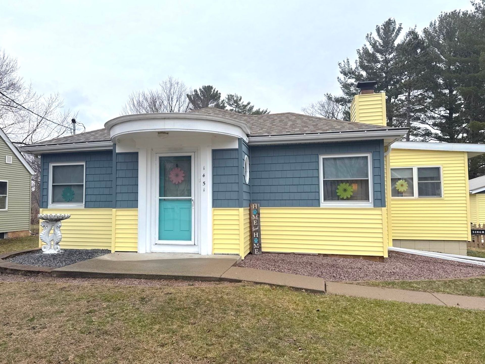 Siding Replacement Shingled Roof Replacement Wisconsin Rapids Norandex D-4 Yellow GAF Timberline Golden Harvest