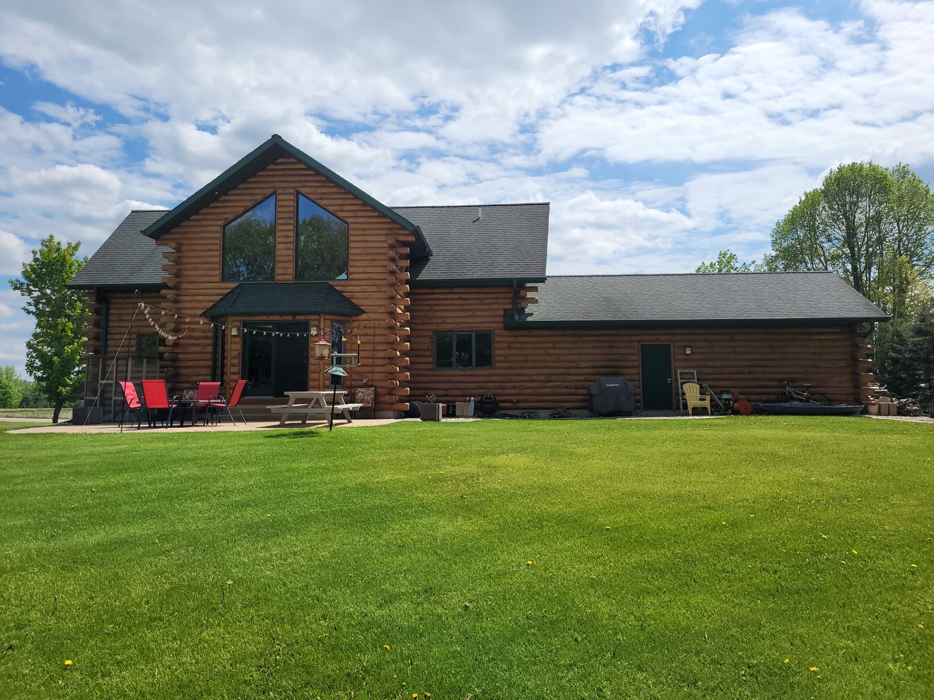 Residential Shingled Roof Replacement, GAF Timberline HDZ Hunter Green 2024 Roofer in New London WI before & after gallery