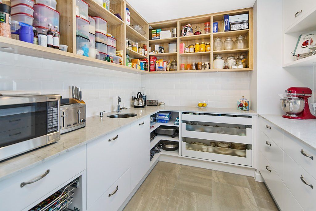 kitchen & pantry