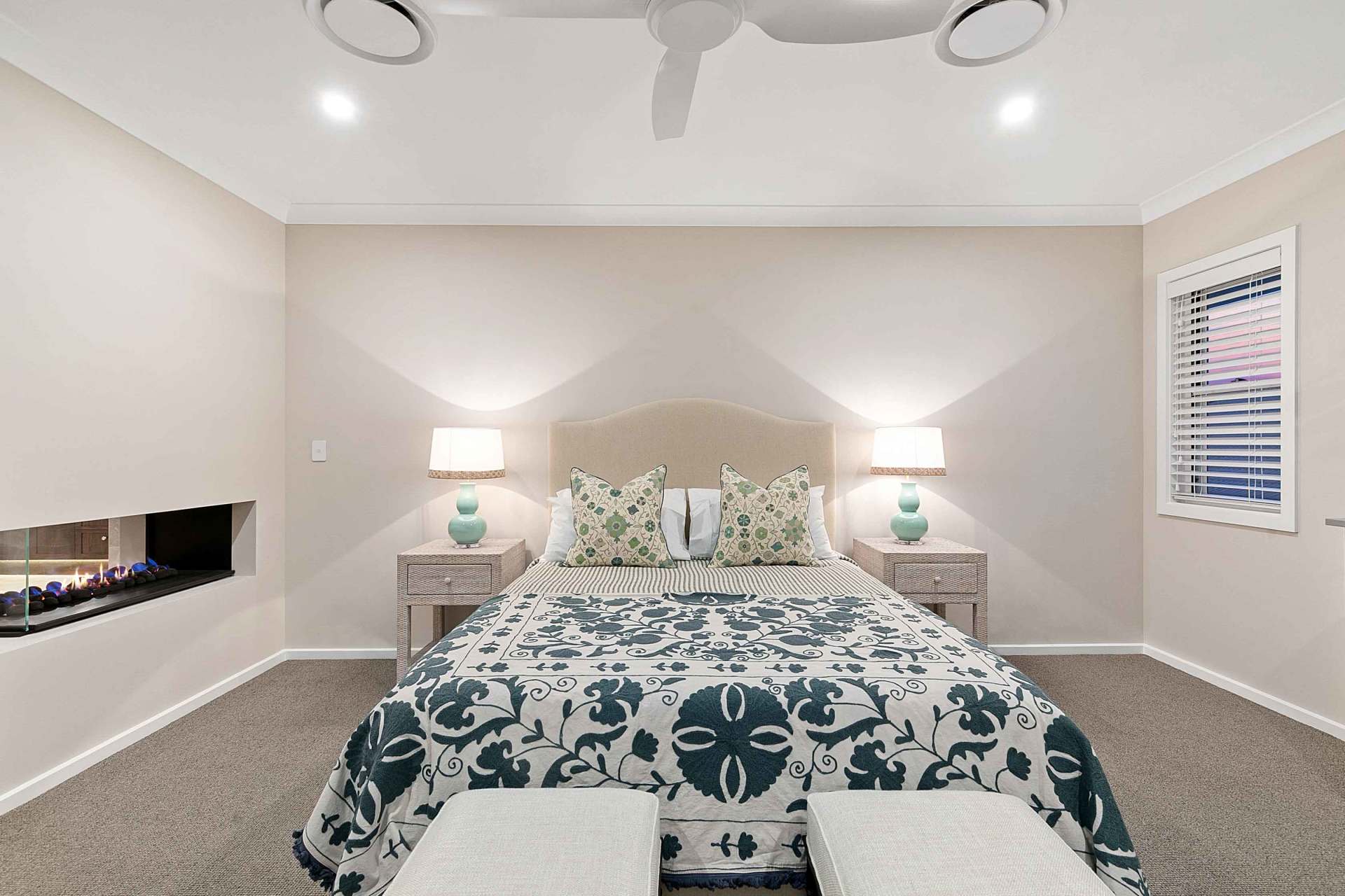 bedroom with white lamb