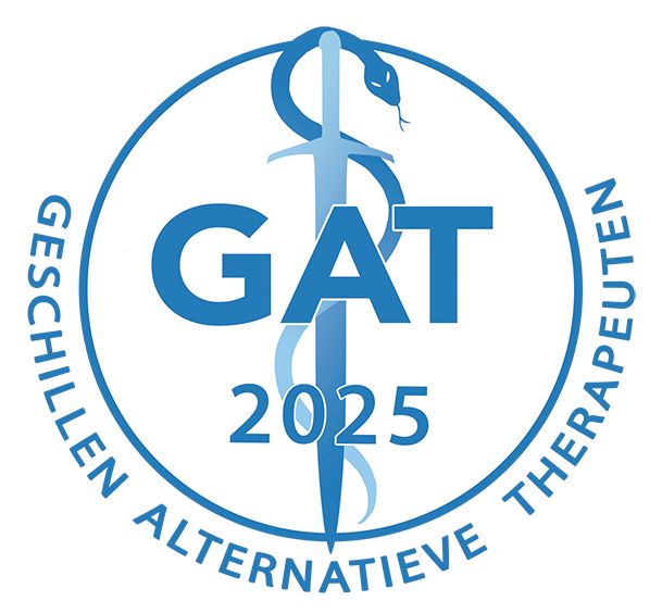 Een logo voor gat 2025 met een slang en caduceus
