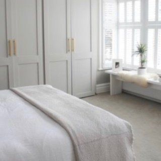 Slaapkamer make over -rustgevende wit tinten-natuurlijke materialen