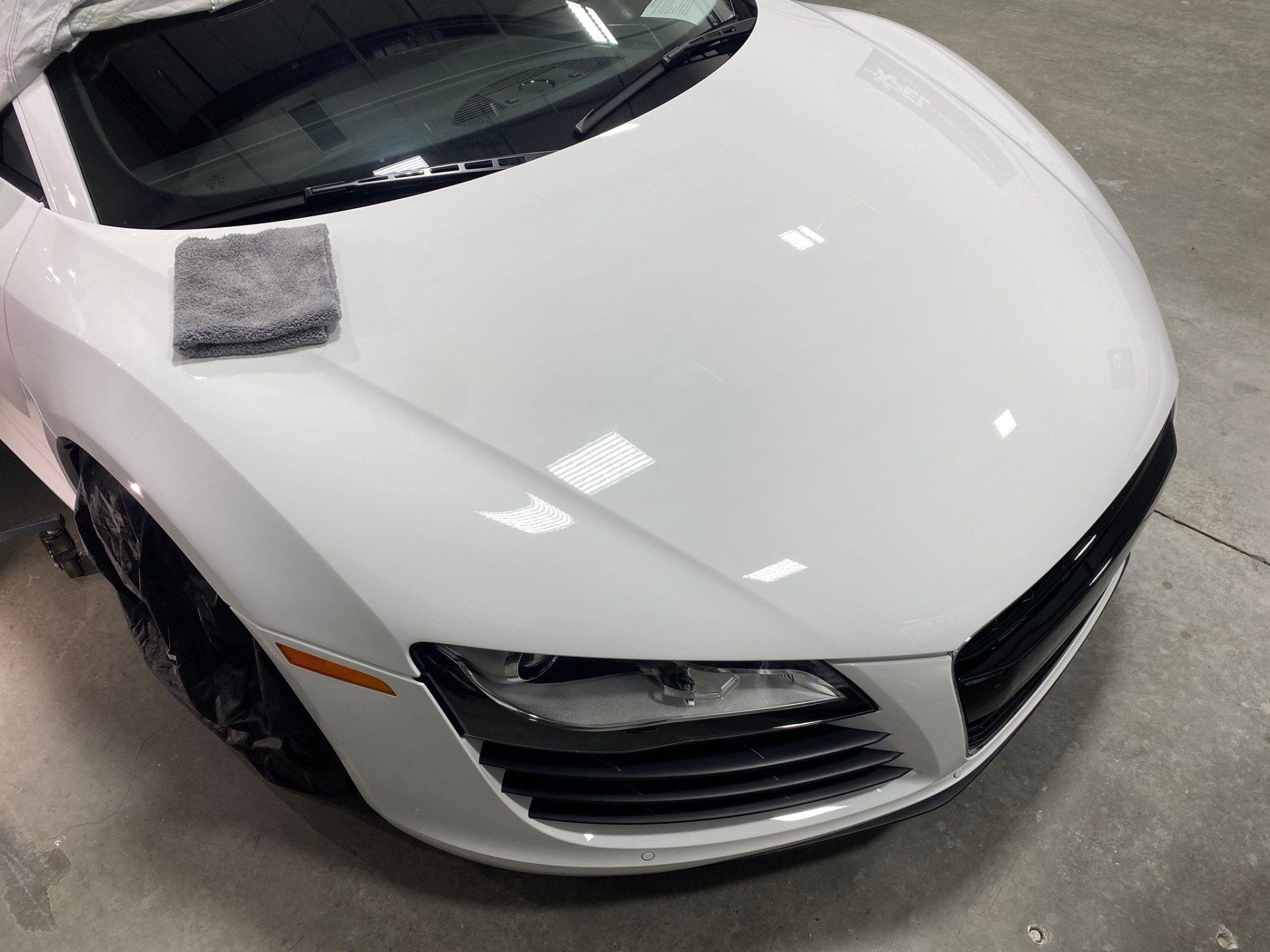 2009 Audi R8 V8 restoration detail of wheels, wheel well and hood details