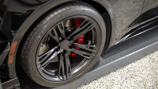 Chevy Camaro ZL1 1LE Modesta BC-04 and BC-06 wheel detail - orlando