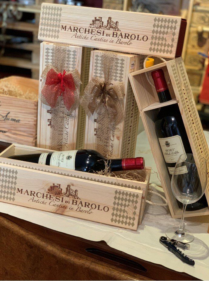 esposizione bottiglie di vino