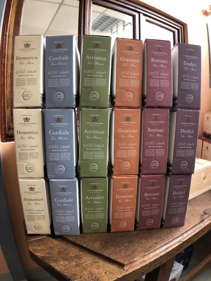 ampia scelta di bottiglie di vino italiane ed estere