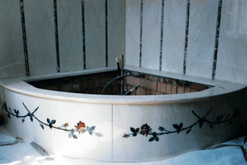 vasca idromassaggio in marmo