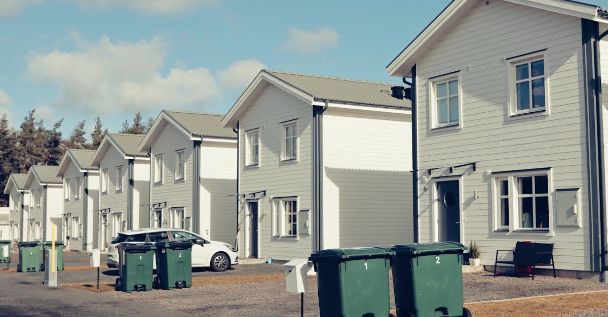 Go Bin Tastic Works home washing trash cans garbage bins in Pittsburgh HOA and managed properties