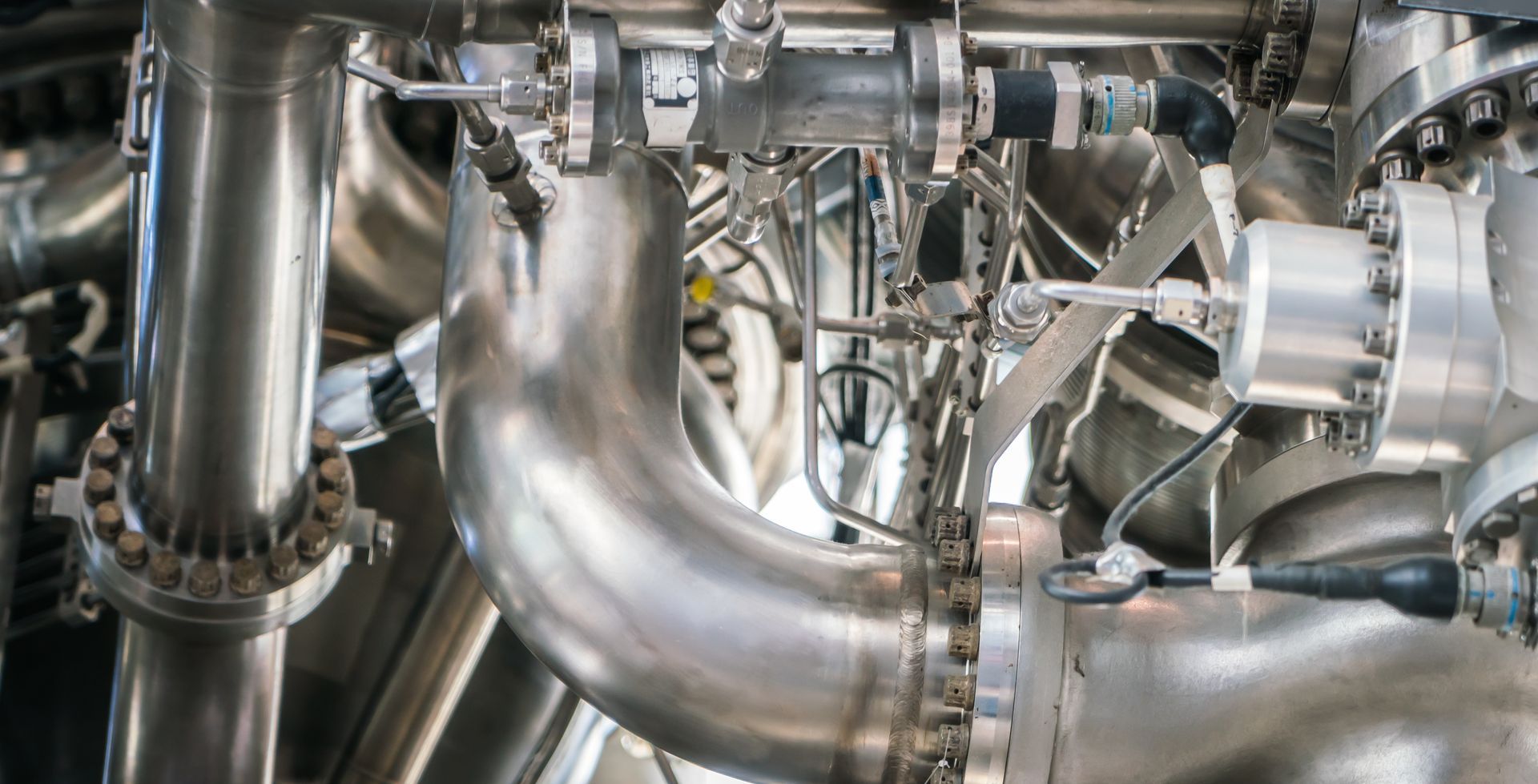 Mostly blank white screen with a thin black horizontal line near the bottom