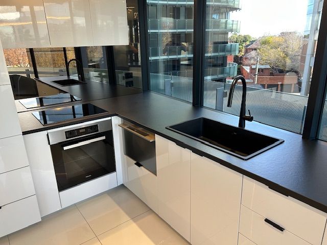 Kitchen Renovations, Stone Benchtops silica free porcelain benchtops, oven installations, cooktop installations melbourne