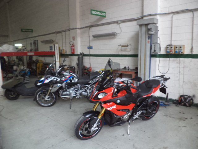 riparazioni moto e scooter