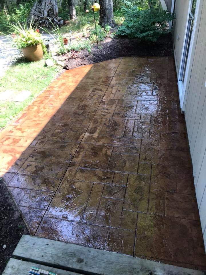 a professional concrete driveway in the Traverse City, MI area