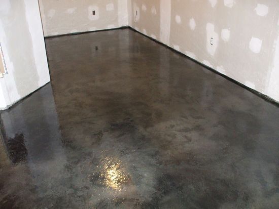 Dark gray epoxy flooring in Traverse City, MI