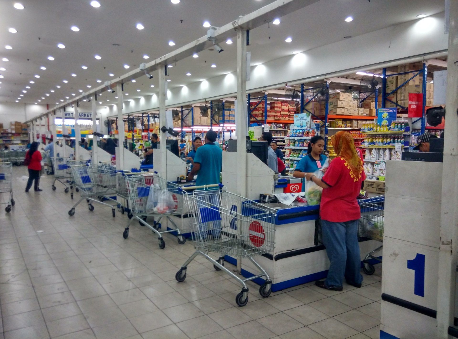 Checkers Hypermarket Streamlines Operations Processes and Improve Inventory Control-  success story