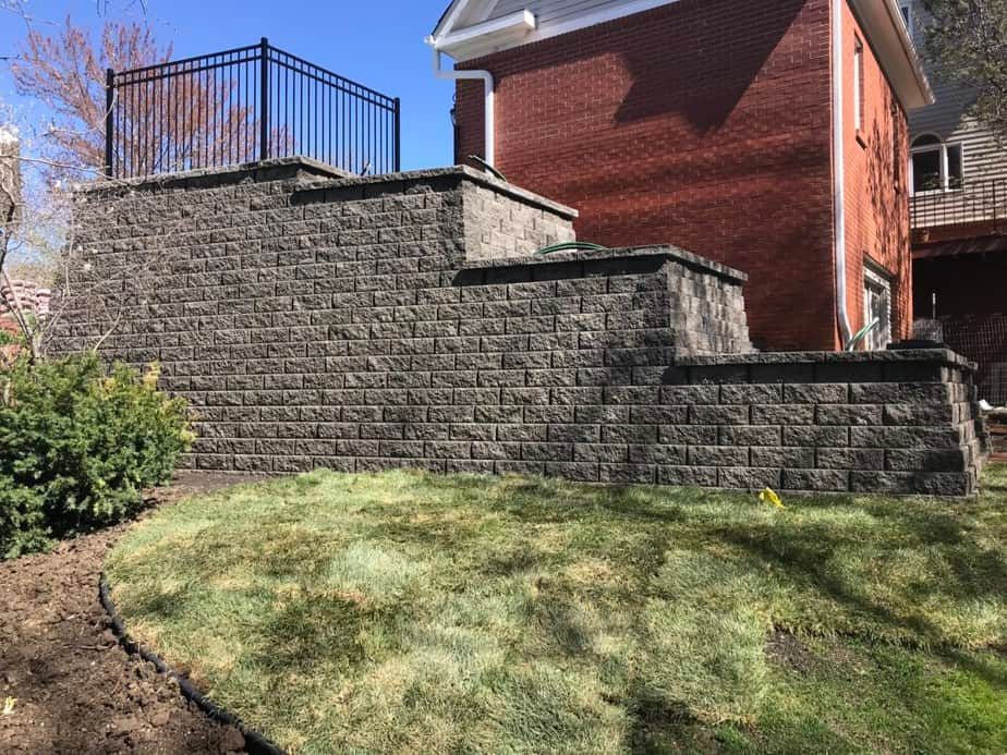Stone Wall — Lincoln, NE — Dreamscapes Inc.