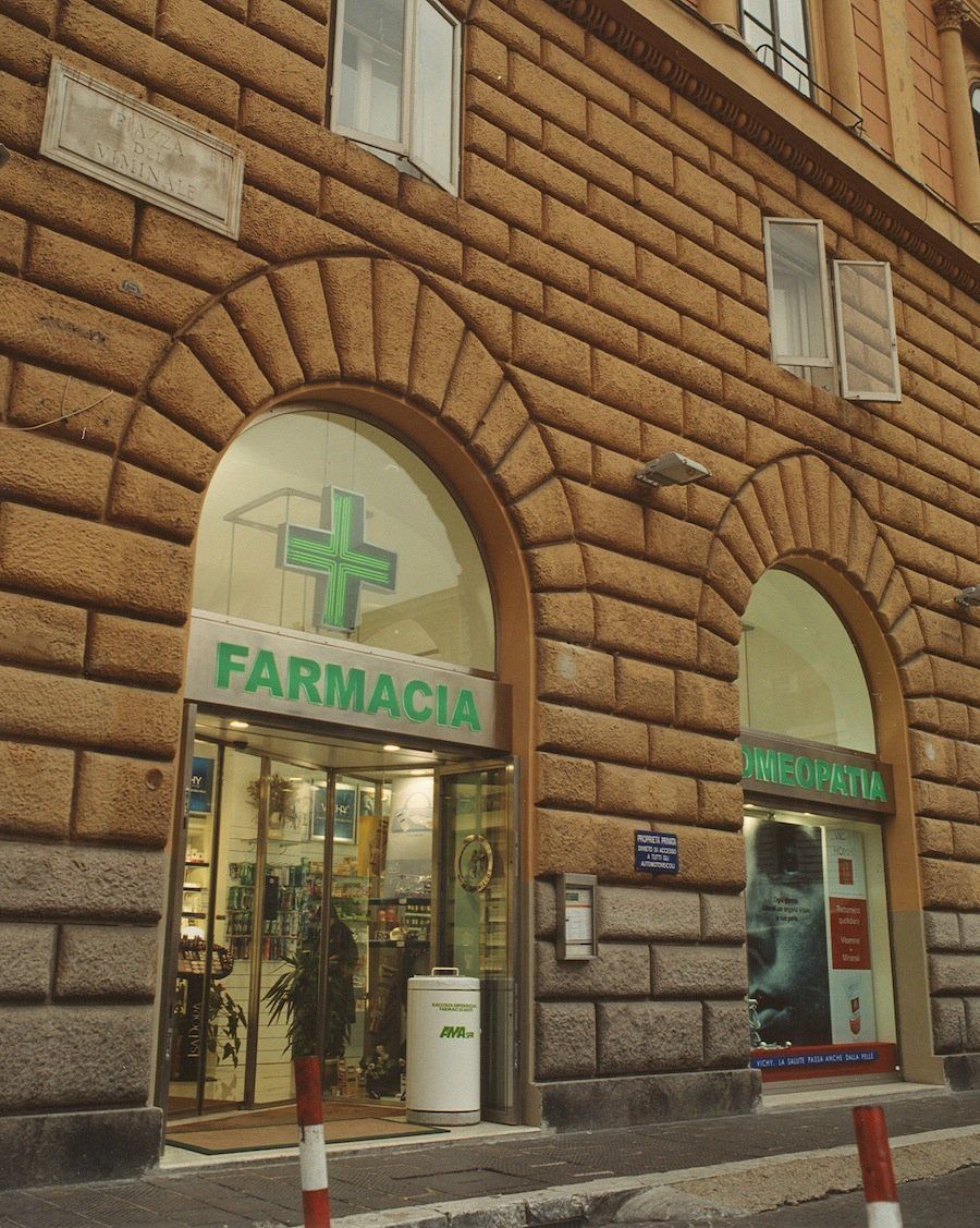 Esterno farmacia