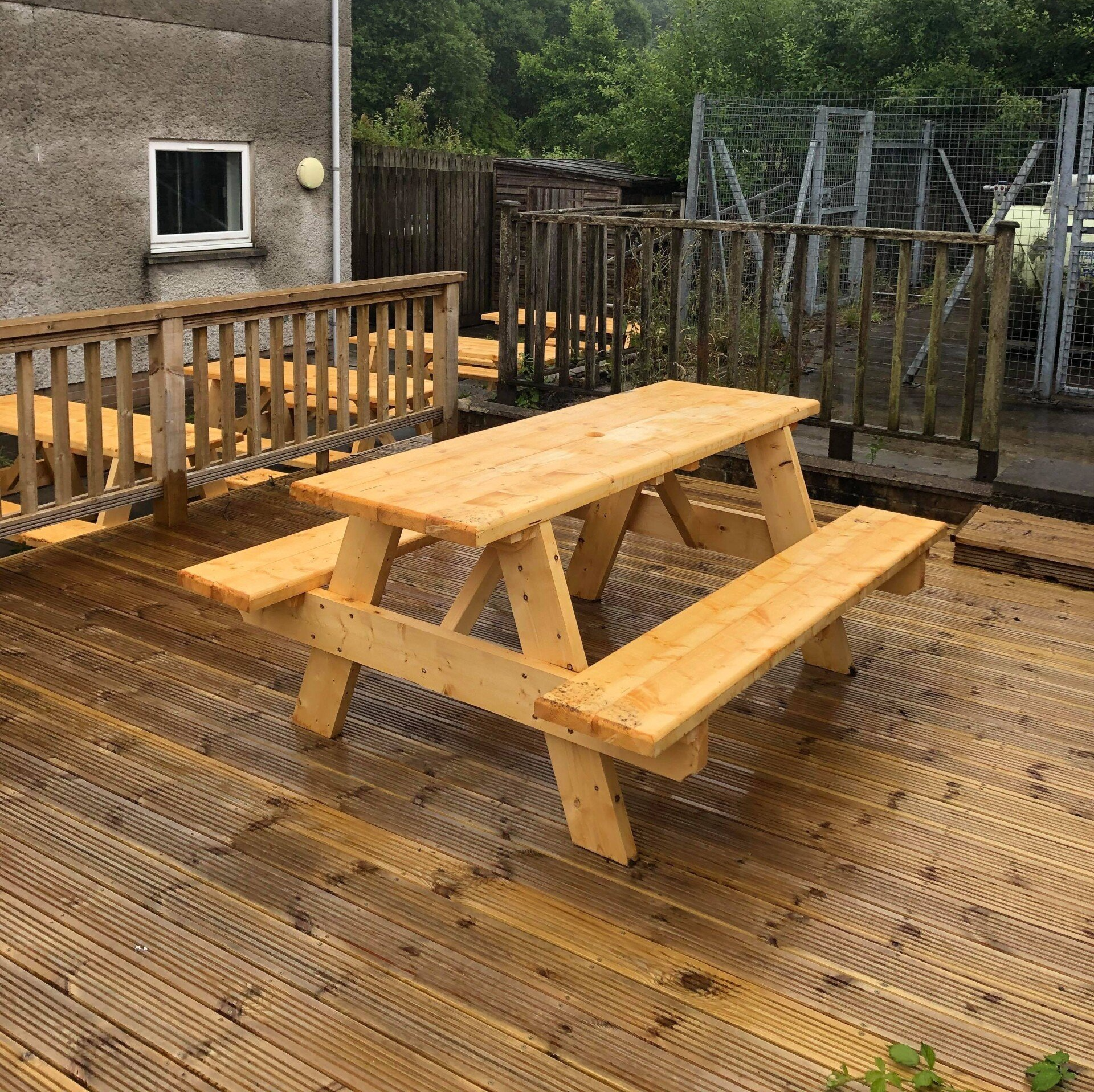 Picnic Benches for Pubs, Gardens available to collect or have delivered across South Wales from Carmarthen to Cardiff and up passed Brecon.