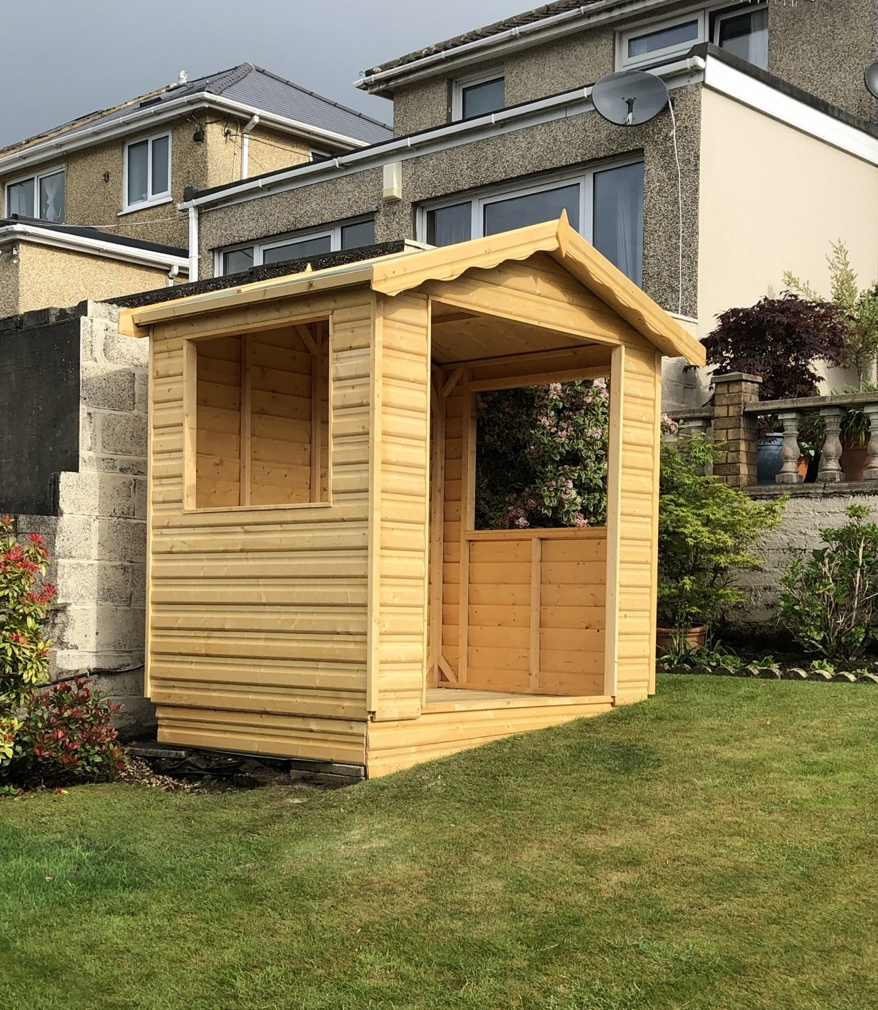 7' x 5' Apex Shelter for gardens. Budget building for the garden.