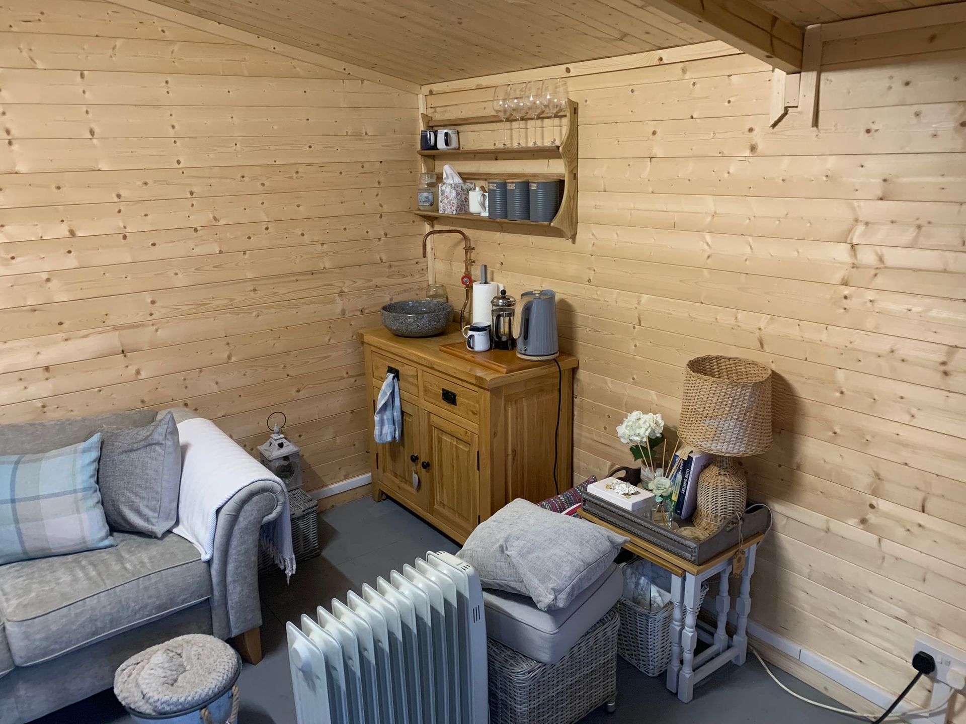 Lined & Insulated summerhouse with electric and water