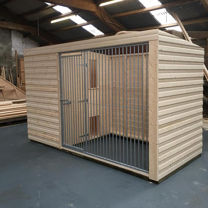 11' x 6' pent style kennel and run with galvanised run. Full shed height to allow for easy cleaning.