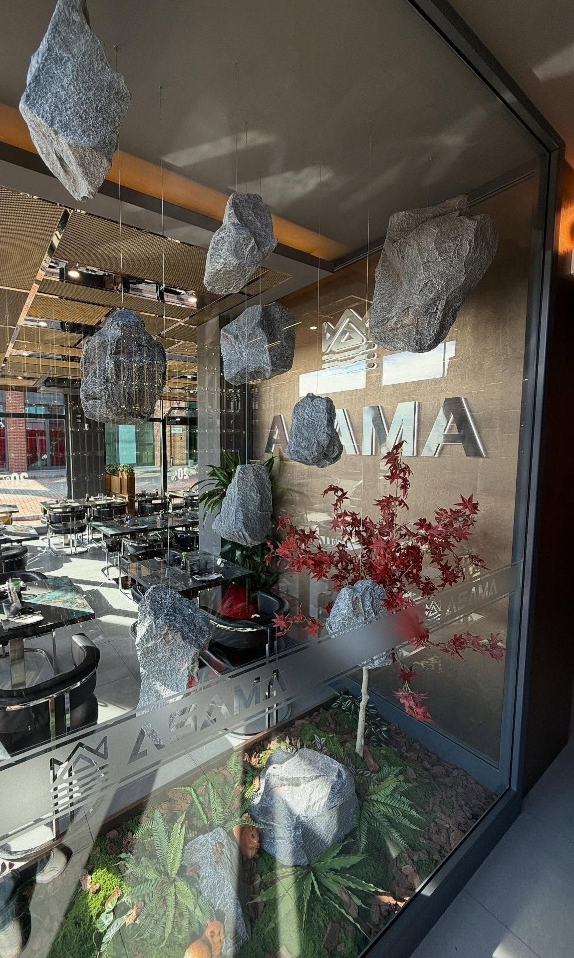 Locali interni di Asama Sushi