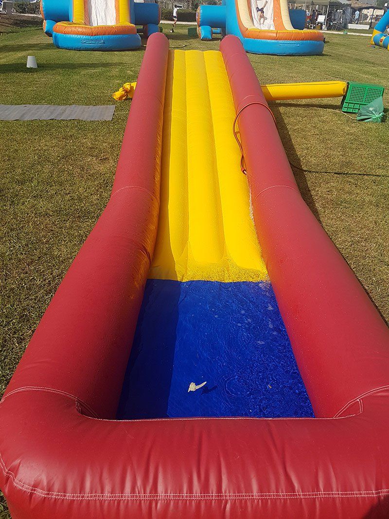 מתנפחים לבריכה