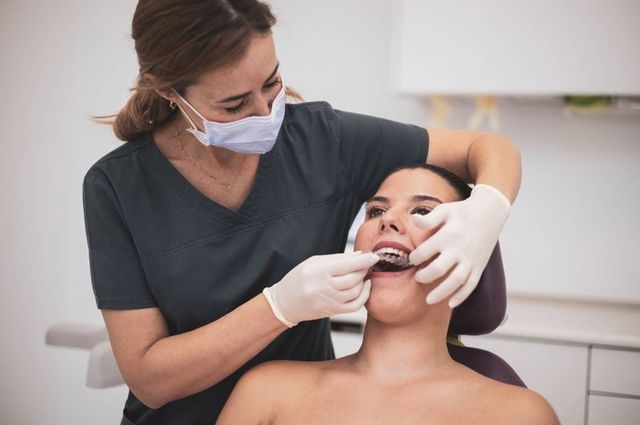 RESTORATIVE DESIGN & PRACTICAL OCCLUSIO… 51C8U4+UovL._UF350,350_QL50_.jpg