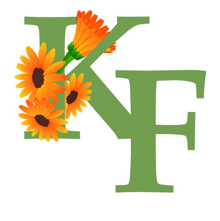 Grüne Initialien KF mit orangenen Blumen