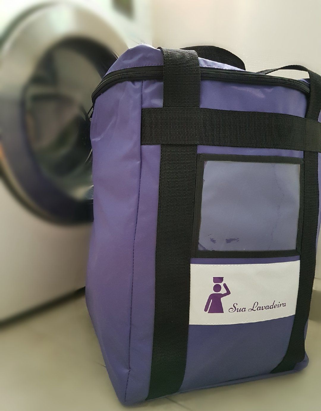 Uma sacola roxa que diz transportadoras gratuitas