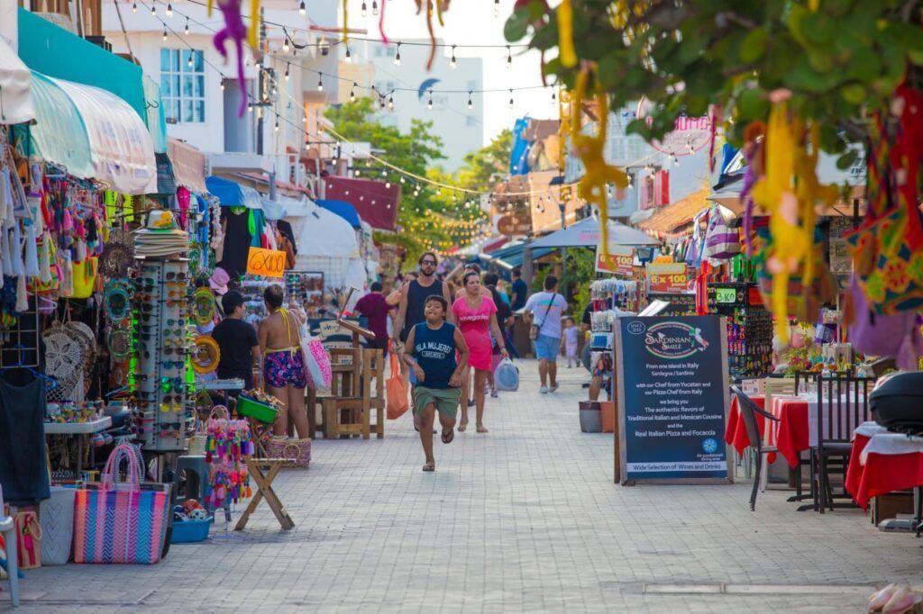 Streets of Isla Mujeres.