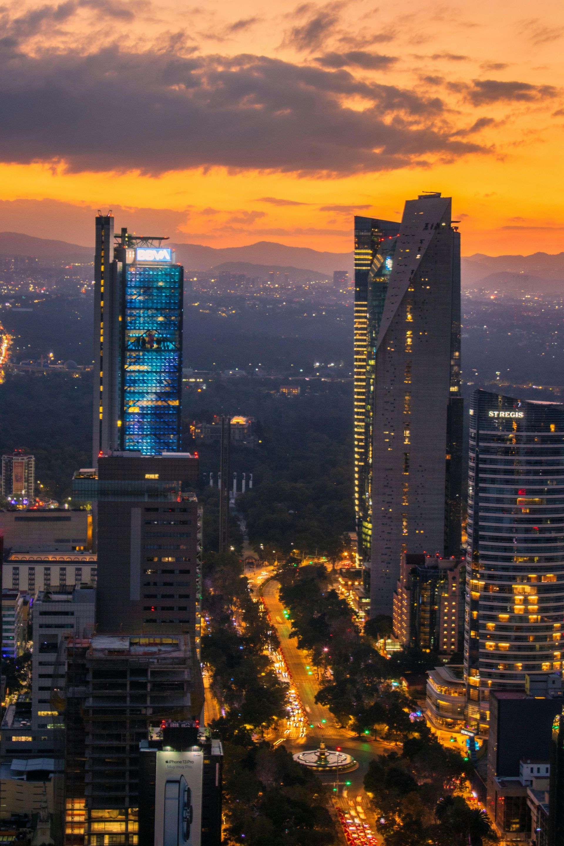 Paseo de Reforma, edificios