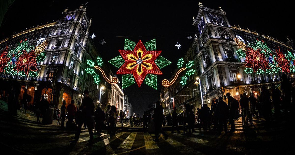 CIUDAD DE MÉXICO, Claudia Sheinbaum Pardo, jefa de Gobierno encabezó el encendido del alumbrado con motivo de las fiestas decembrinas en el Zócalo capitalino.
