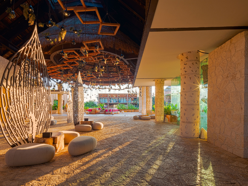 The charm of Hotel Xcaret México begins the moment you arrive, where a warm welcome makes you feel as if you’ve arrived at your second home.