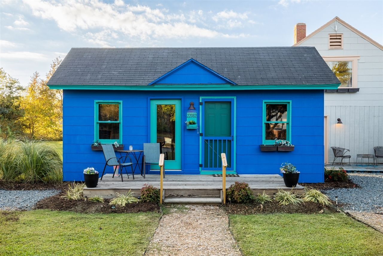 blue-tiny-house