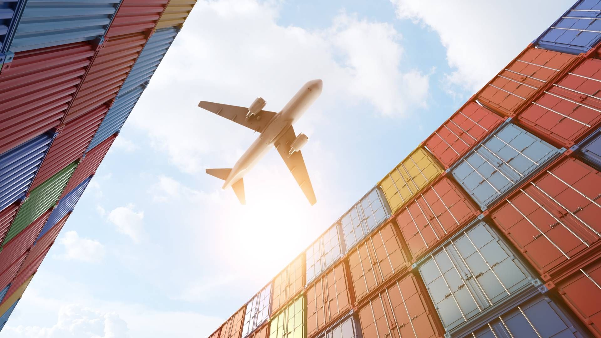 An airplane flying over freight boxes near Nicholasville, Kentucky (KY)