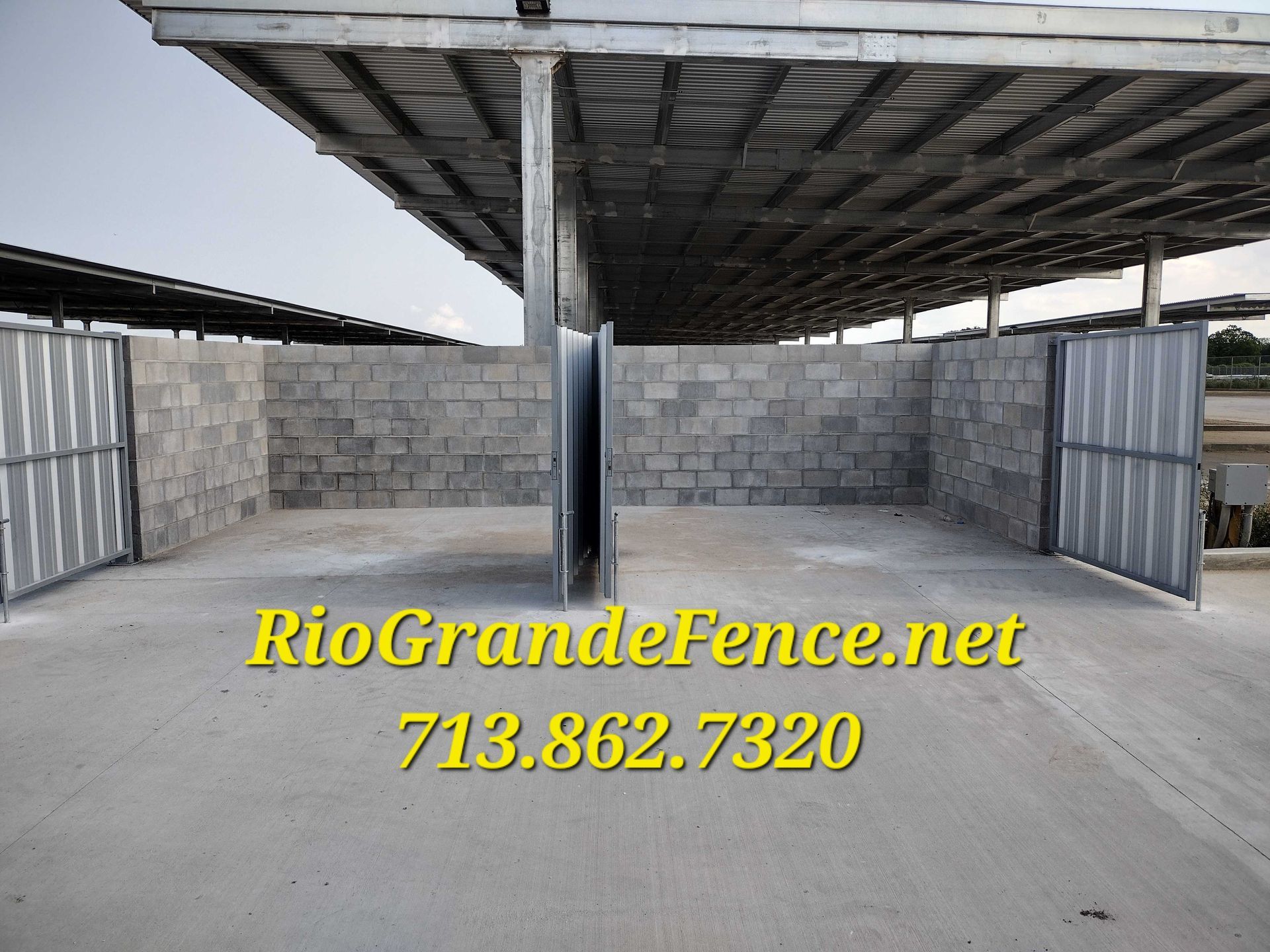 A Picture of A Building with The Website riograndefence.net - Houston, TX - Rio Grande Fence Company