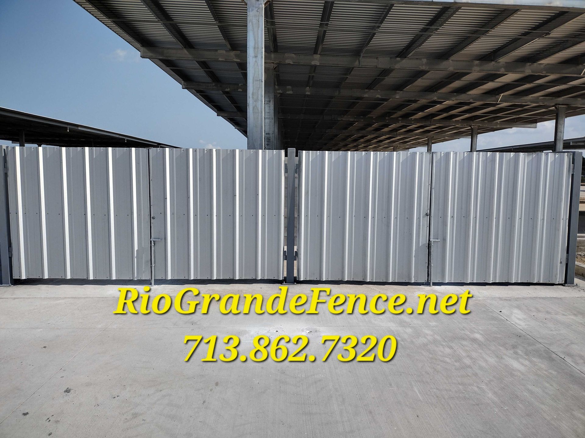 A Picture of A Metal Fence with The Website riograndefence.net - Houston, TX - Rio Grande Fence Company