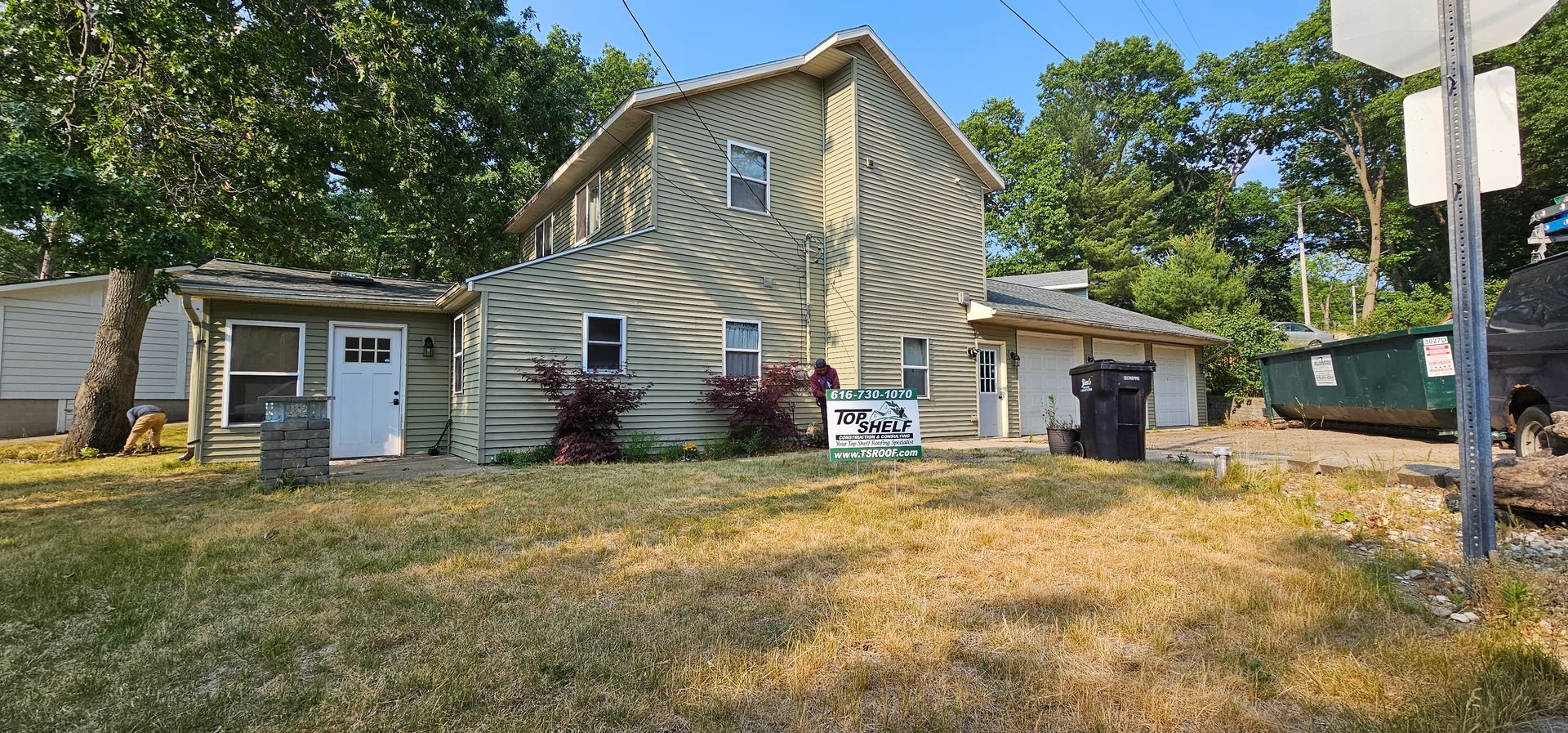 picture of a house who's roof has been completed by top shelf construction and consulting