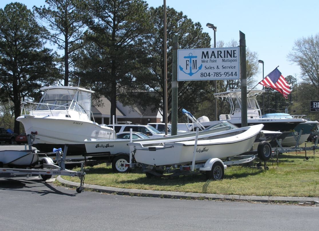 Bully Boats — Yatch Undocked Newly Paint in Mattaponi, VA