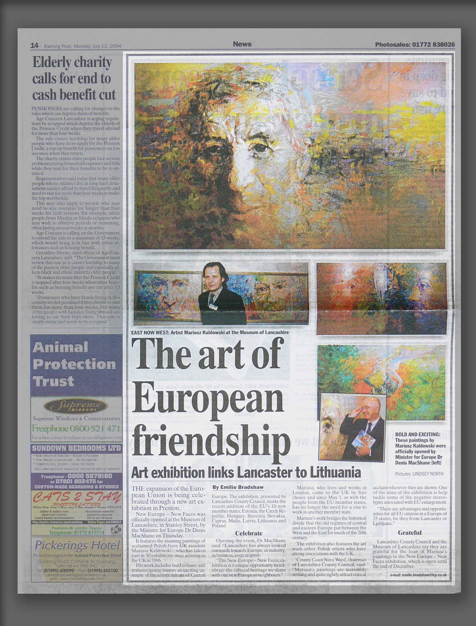 Press article in Evening Post Lancashire about Mariusz Kaldowski Exhibition 'New Europe, New Faces' (2004)