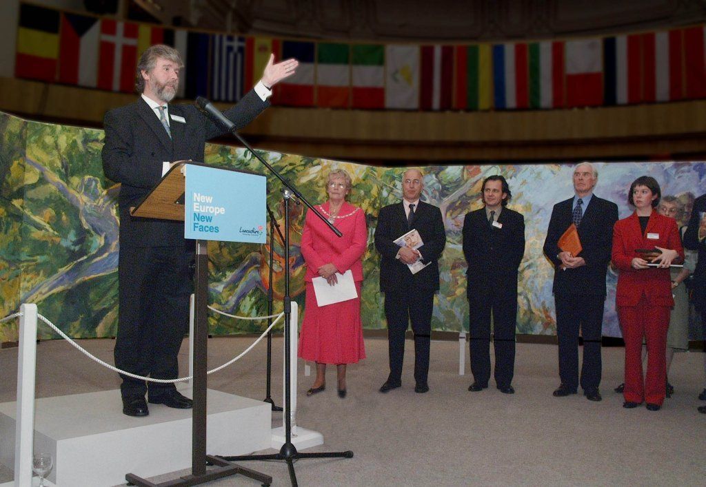 Mariusz Kaldowski frieze to Vivaldi's Four Seasons and Agnieszka Duczmal Amadeus Orchestra