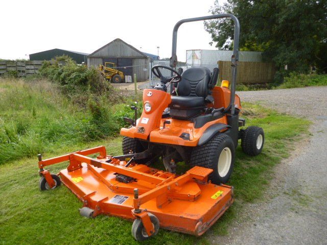 Aufsitzfahrzeug mit Sichelmähwerk